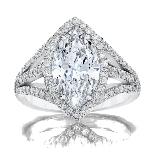 MARQUISE CUT 3 CARAT DIAMOND SET IN AN ELEGANT RING, PLATINUM