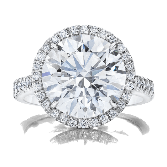 CLASSIC RING WITH A 5 CARAT DIAMOND SET IN PLATINUM